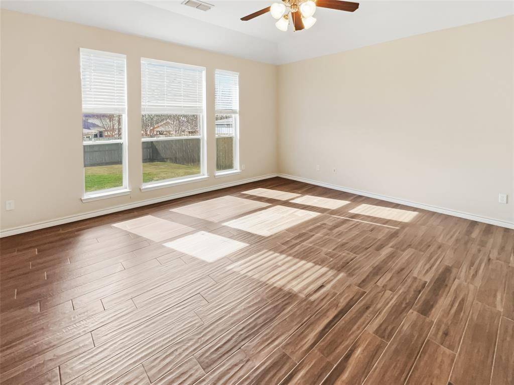 Burleson, TX 76028,804 Peach Lane