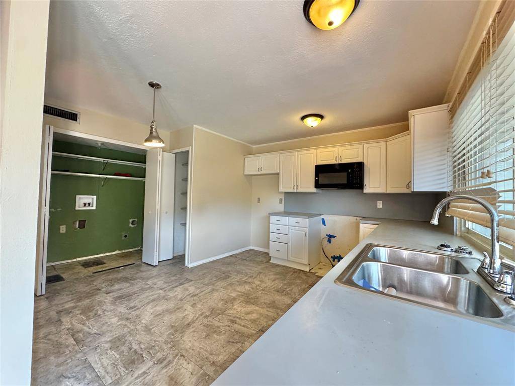 Garland, TX 75043,2710 Ashglen Drive