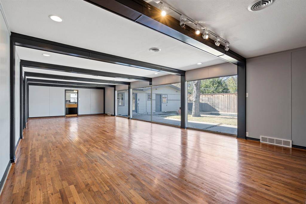 Dallas, TX 75214,6527 Axton Circle