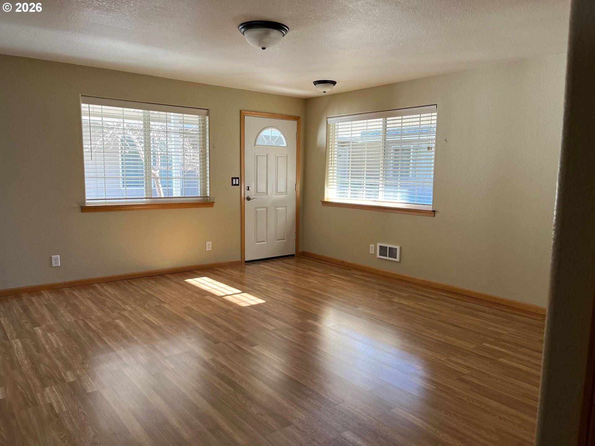 Florence, OR 97439,1150 HEMLOCK ST E #17