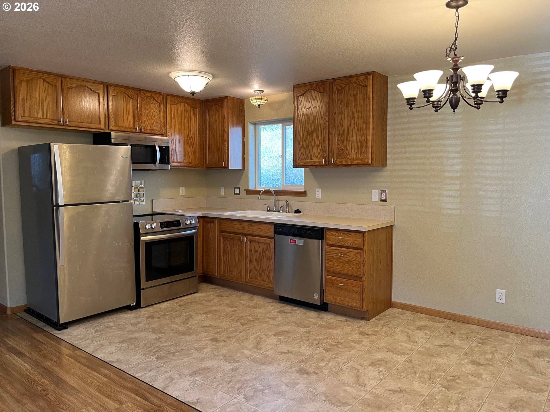 Florence, OR 97439,1150 HEMLOCK ST E #17