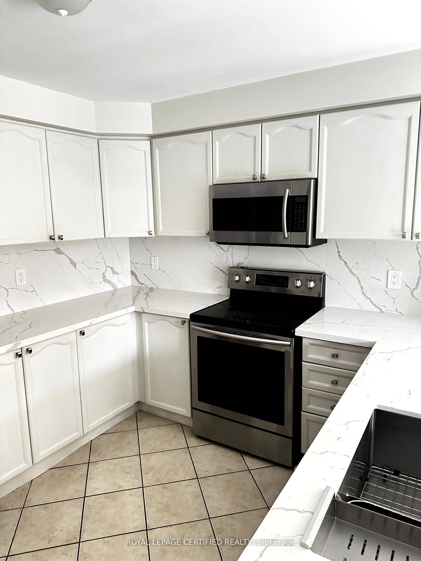 Brampton, ON L7A 2J6,32 Fallstar CRES