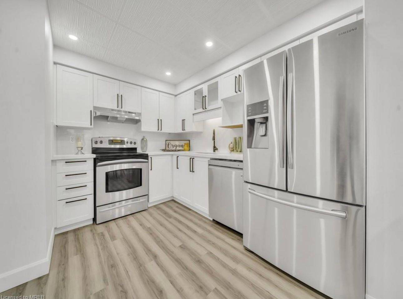 Kitchener, ON N2E 4J5,239 Red Clover CT