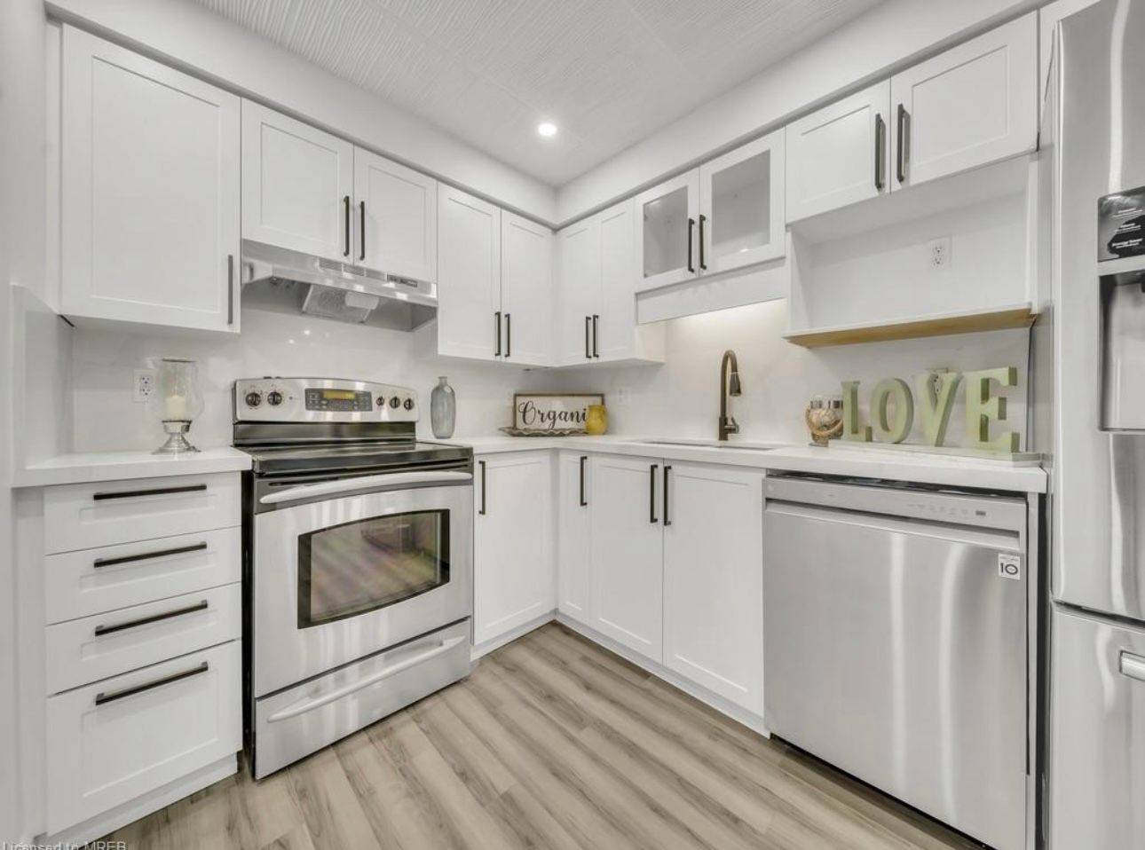 Kitchener, ON N2E 4J5,239 Red Clover CT