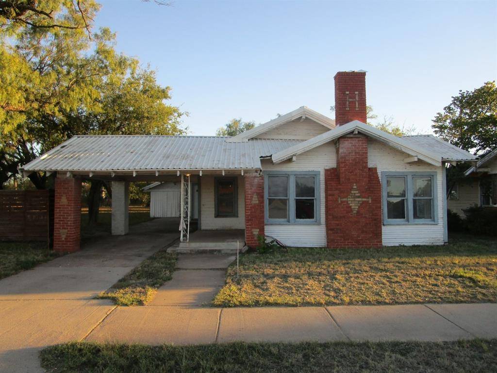 Hamlin, TX 79520,445 W Lake Drive