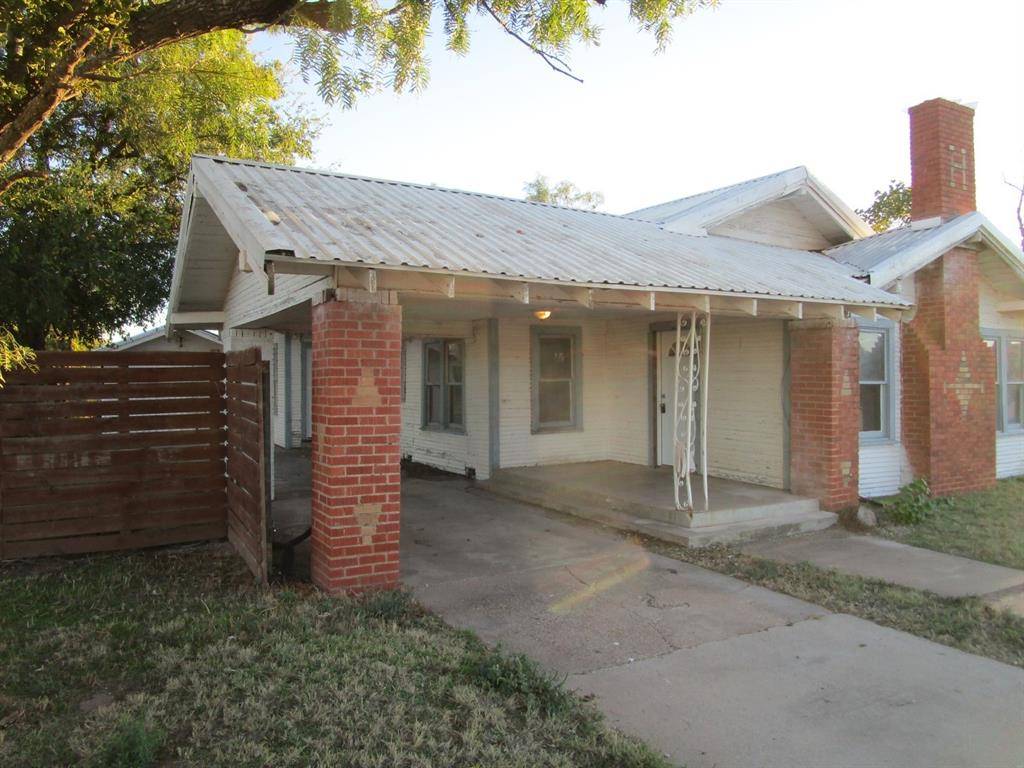 Hamlin, TX 79520,445 W Lake Drive