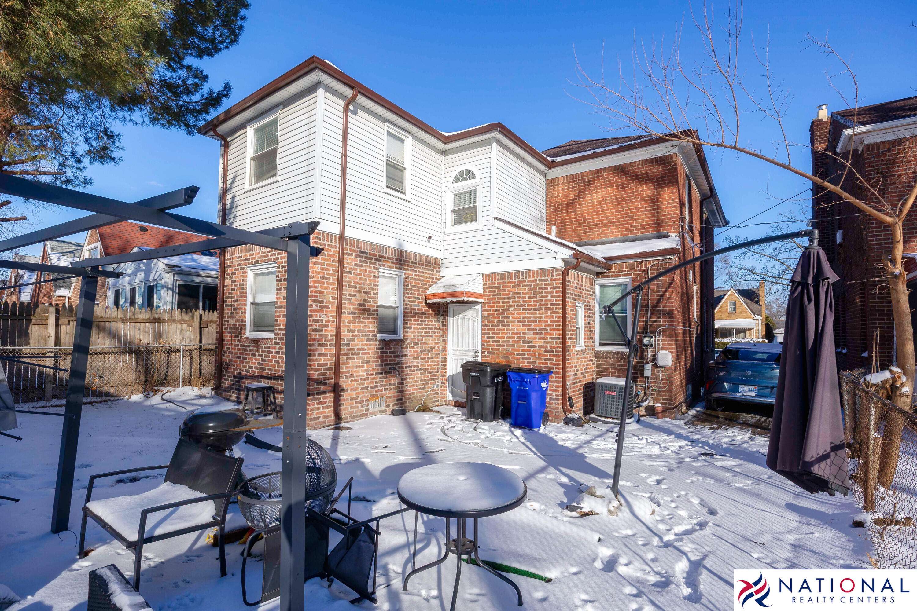 Detroit, MI 48221,18627 Washburn ST