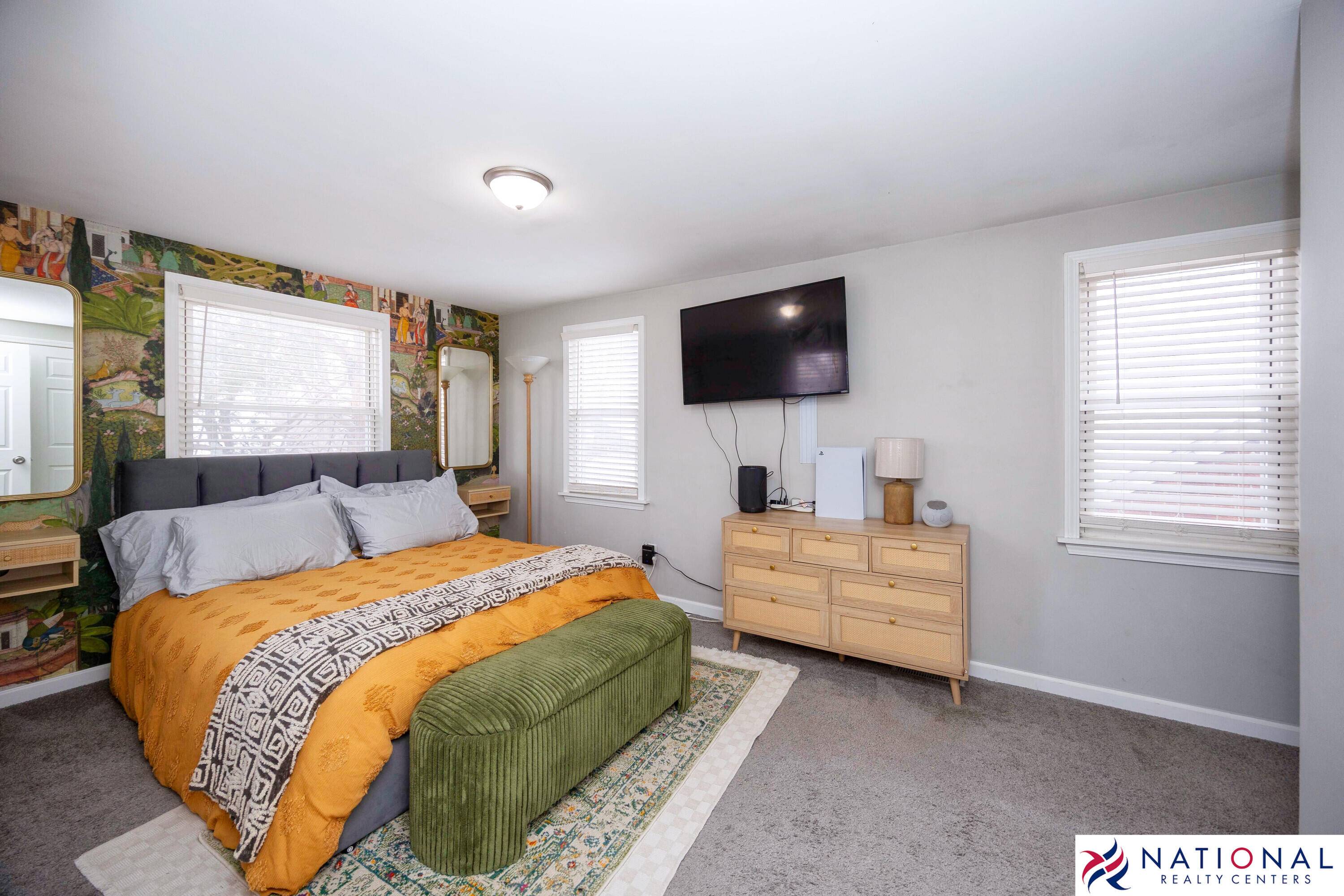 Detroit, MI 48221,18627 Washburn ST