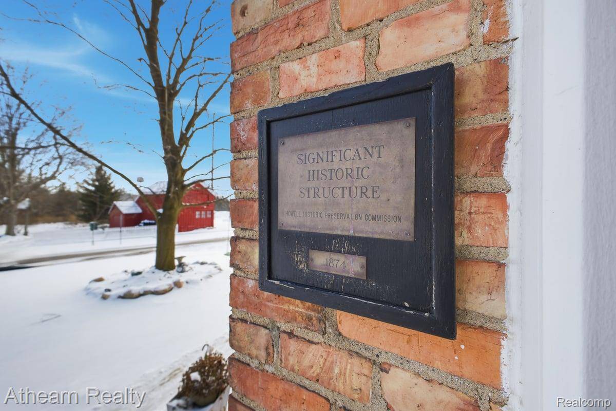 Howell, MI 48843,325 Lake ST