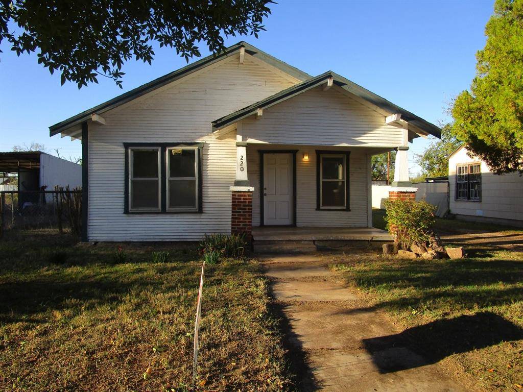 Hamlin, TX 79520,220 SW 5th Street