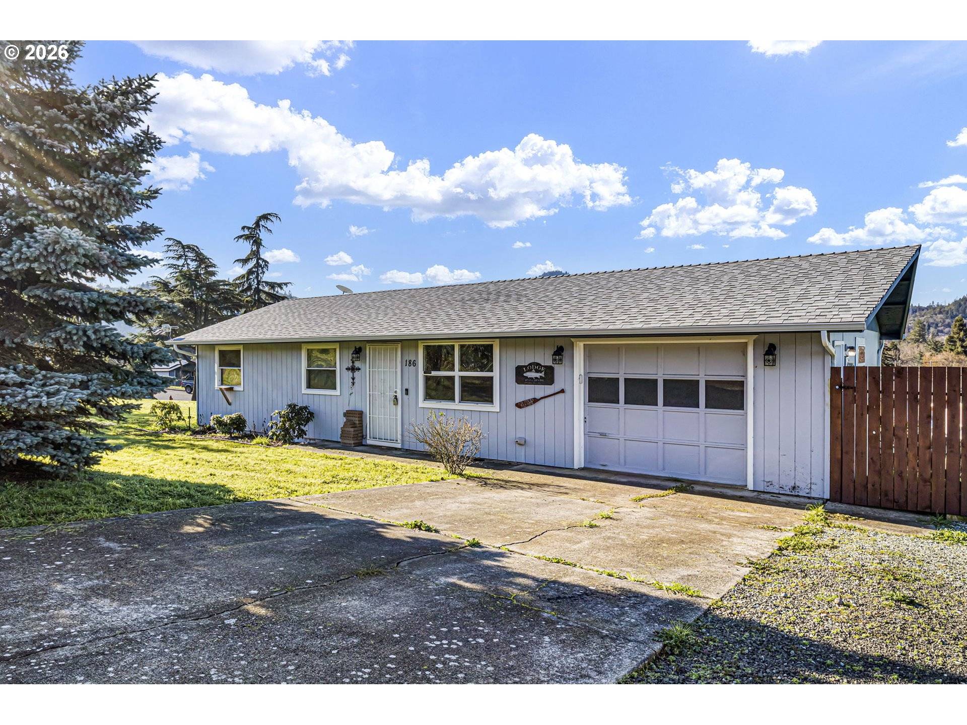 Myrtle Creek, OR 97457,186 NE SANDY TER