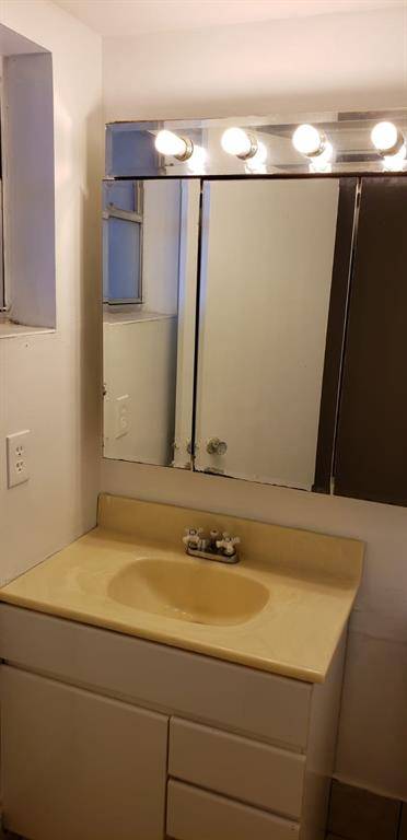 North Miami Beach, FL 33162,16450 Miami Dr #405