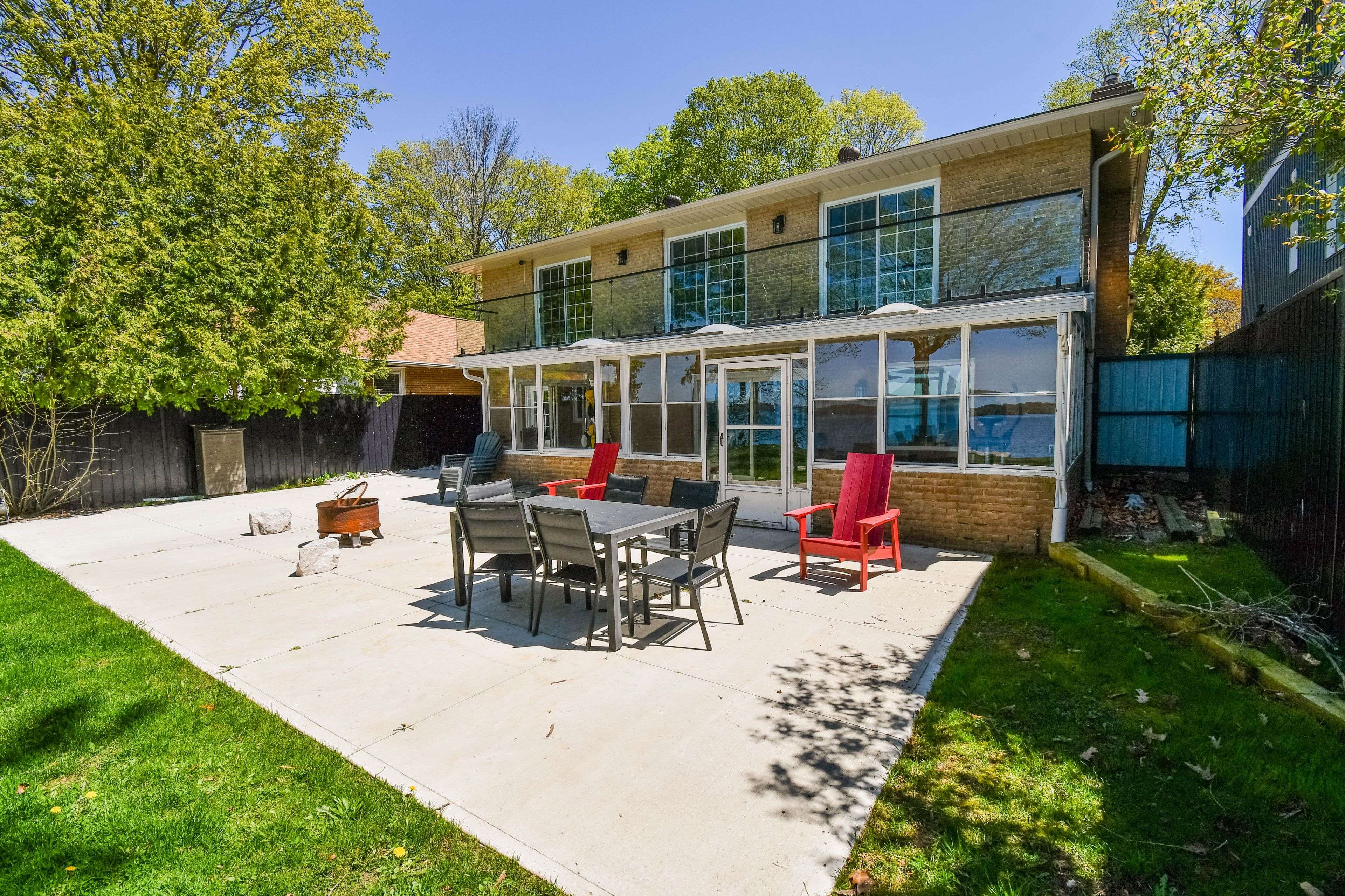 Orillia, ON L3V 6P3,694 Broadview AVE