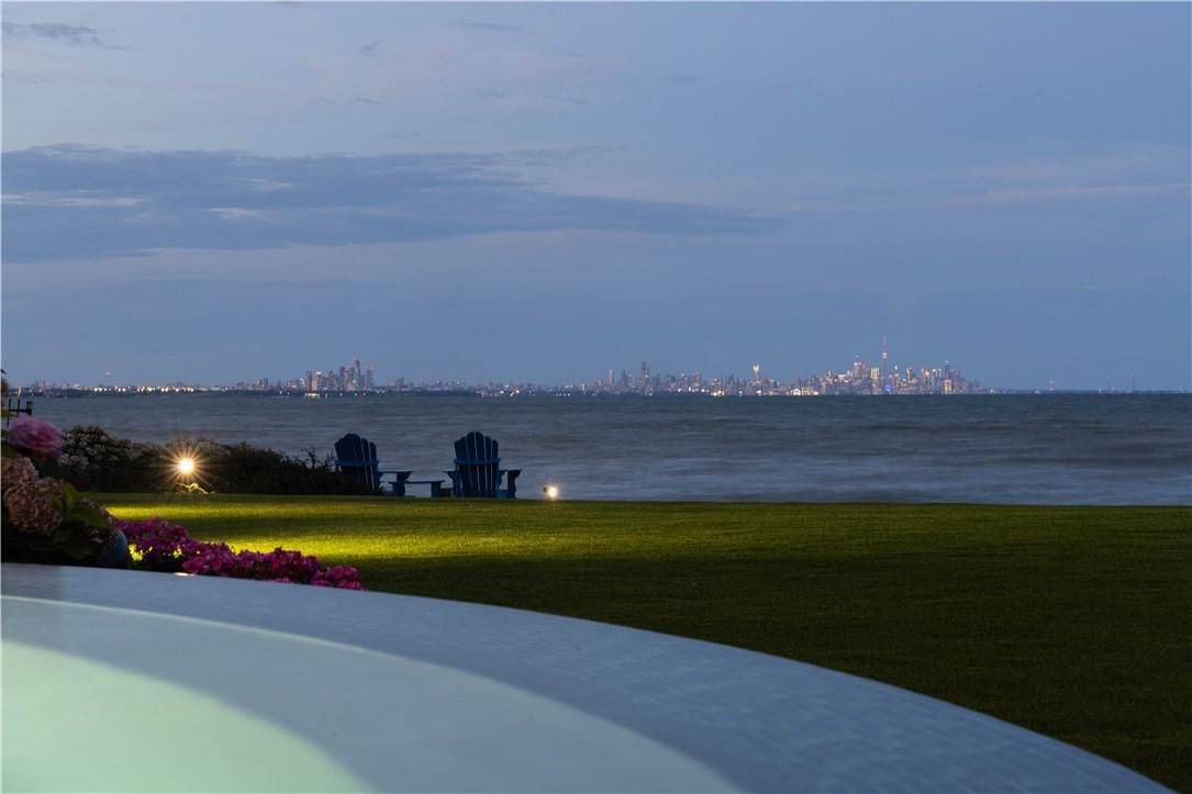 Mississauga, ON L5J 1A4,1540 WATERSEDGE RD