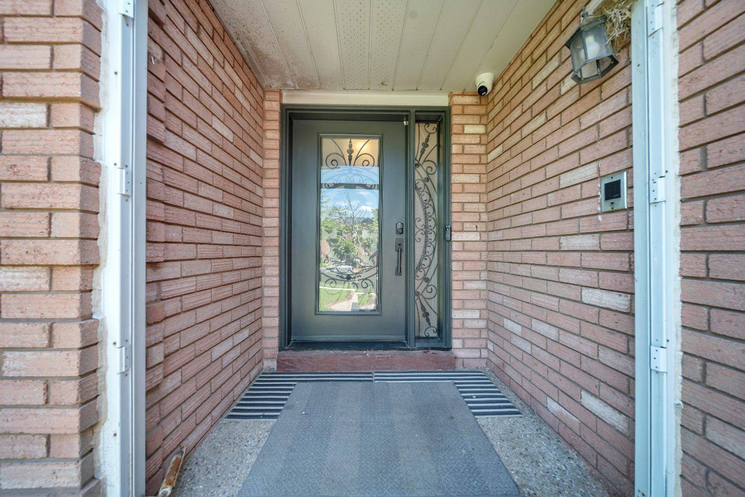 Mississauga, ON L5M 4K3,2606 Ambercroft TRL