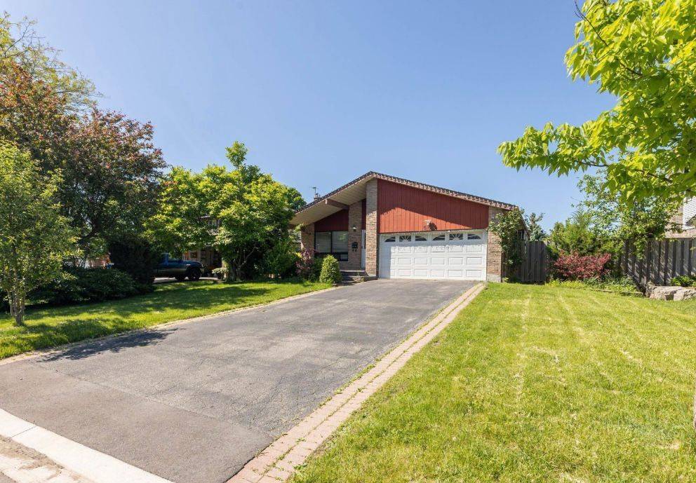 Milton, ON L9T 4E5,468 Gowland CRES
