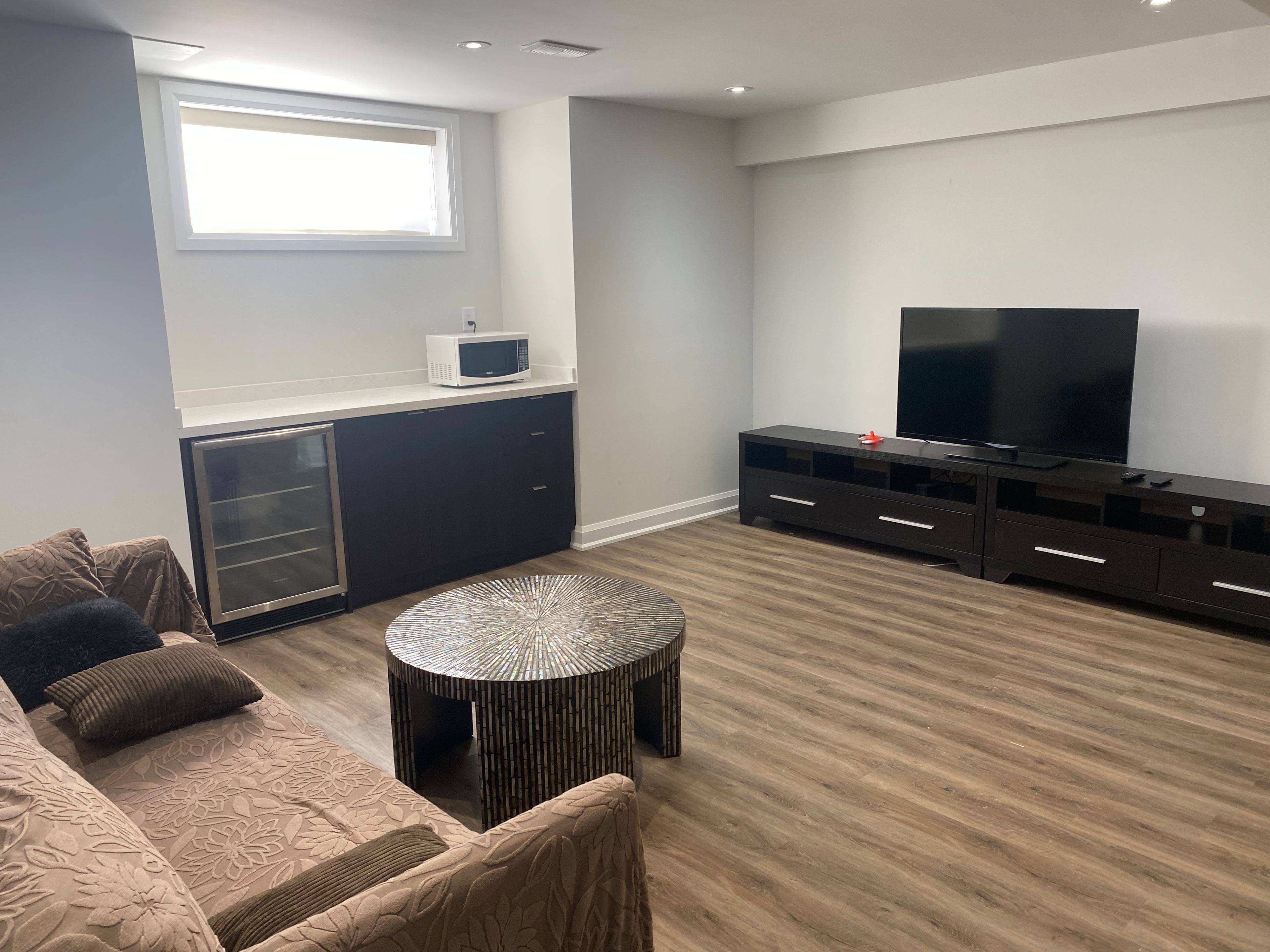 Oakville, ON L6H 7M6,2251 Nena CRES #Basement