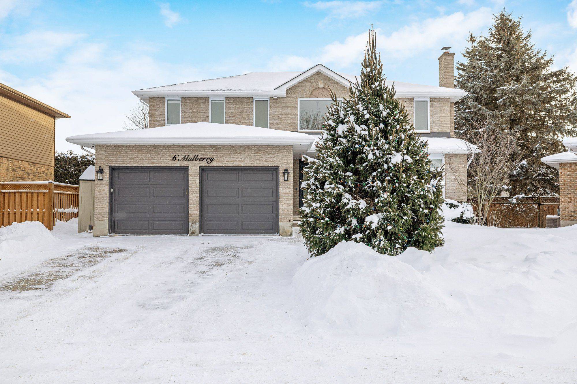 Guelph, ON N1C 1A6,6 Mulberry CT