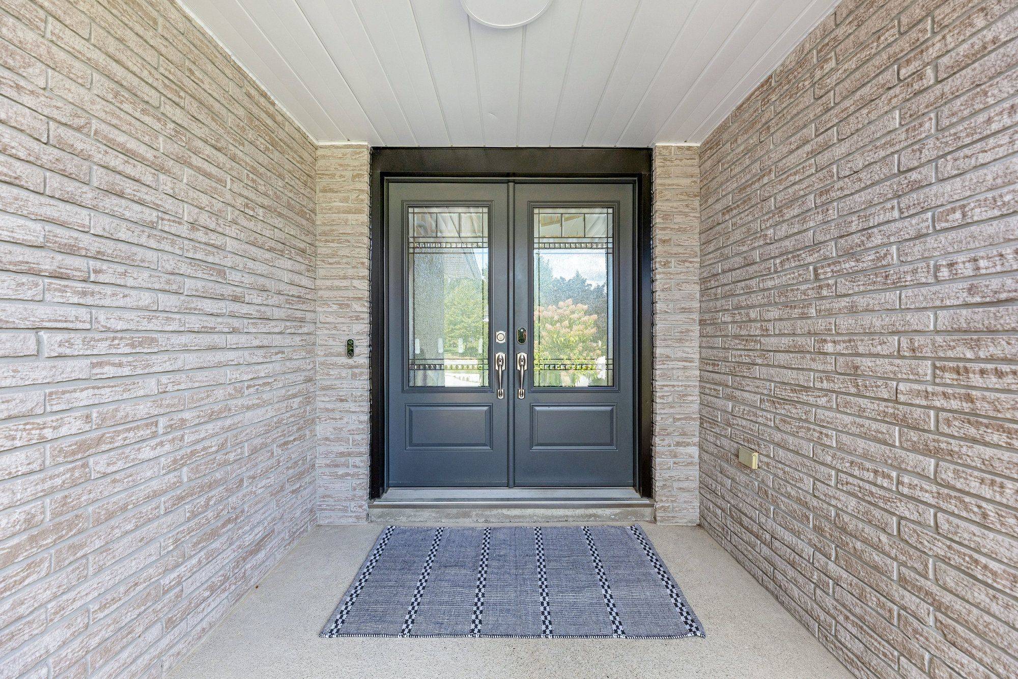 Guelph, ON N1C 1A6,6 Mulberry CT