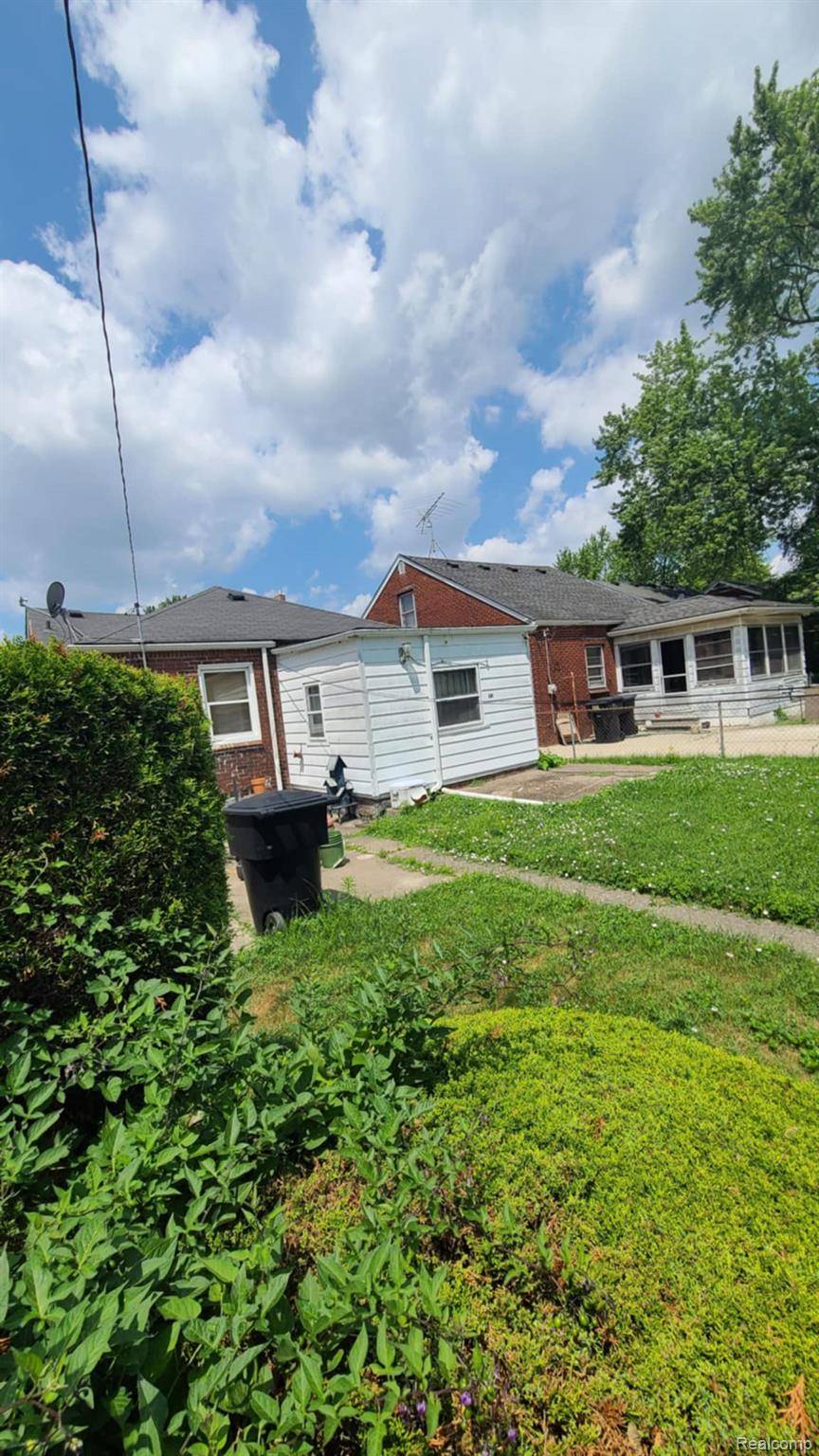 Detroit, MI 48224,9700 Wayburn ST