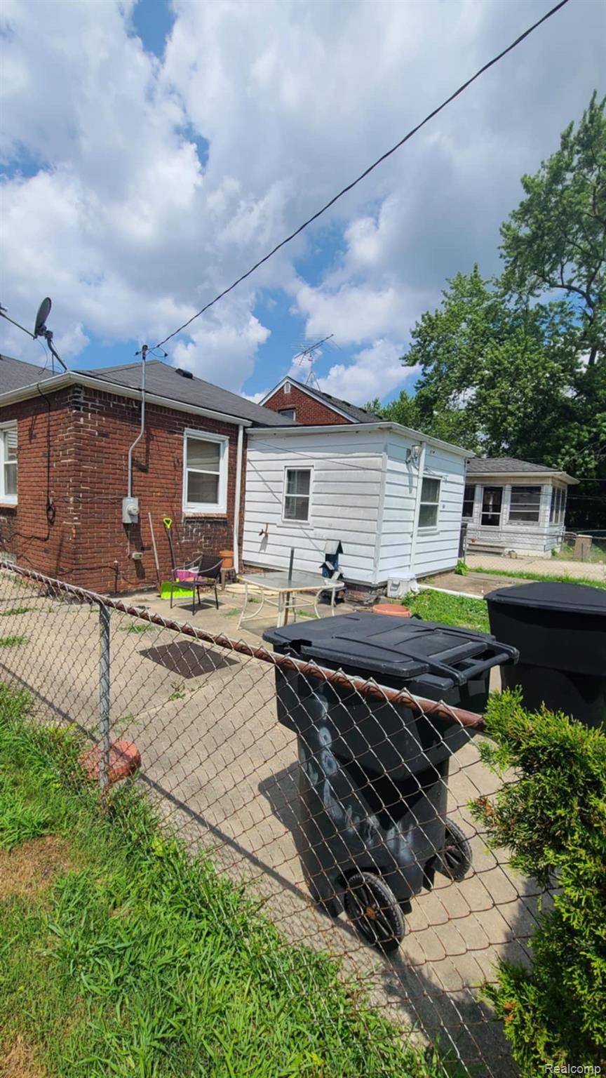 Detroit, MI 48224,9700 Wayburn ST