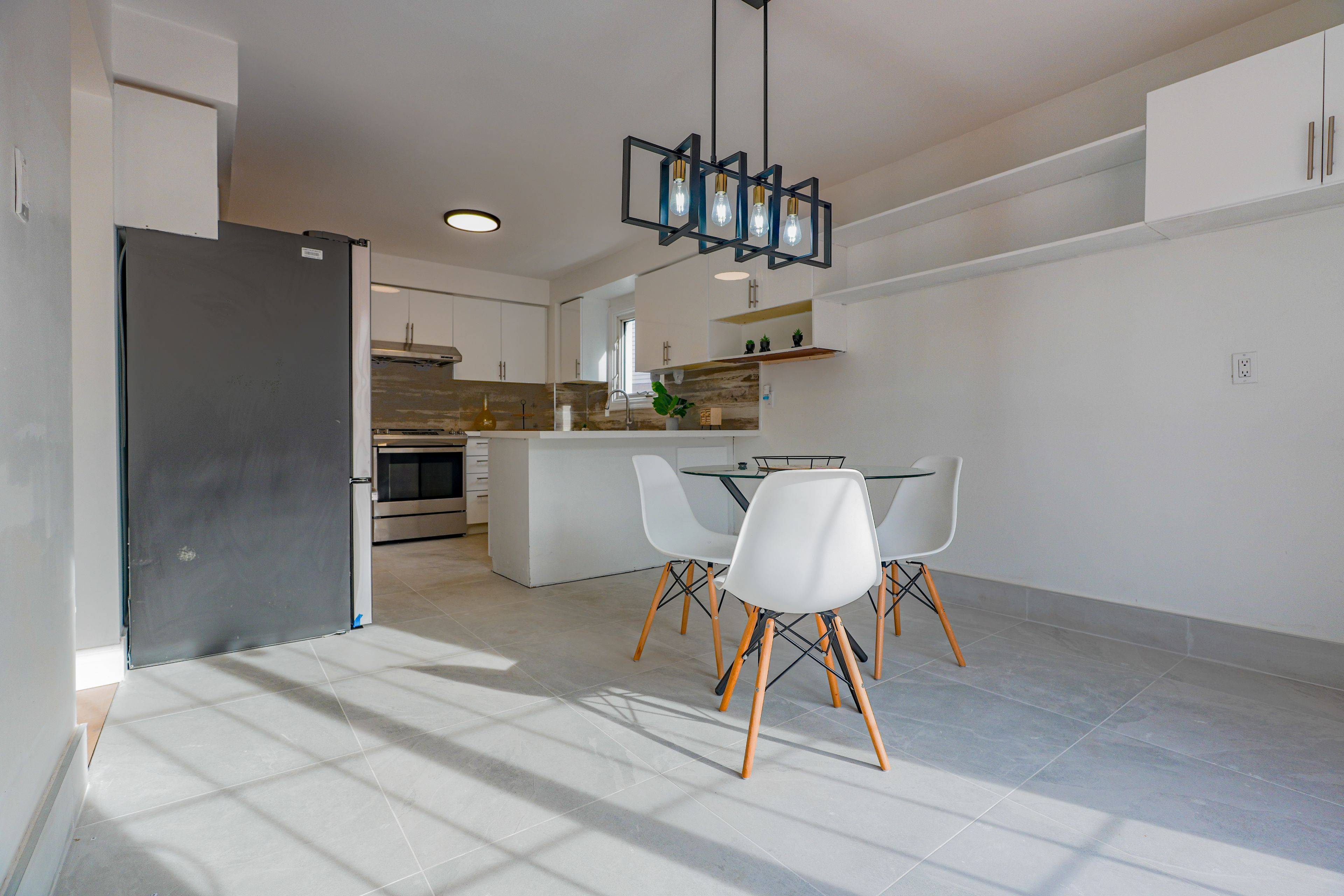 Mississauga, ON L5R 2B2,4326 Waterford CRES