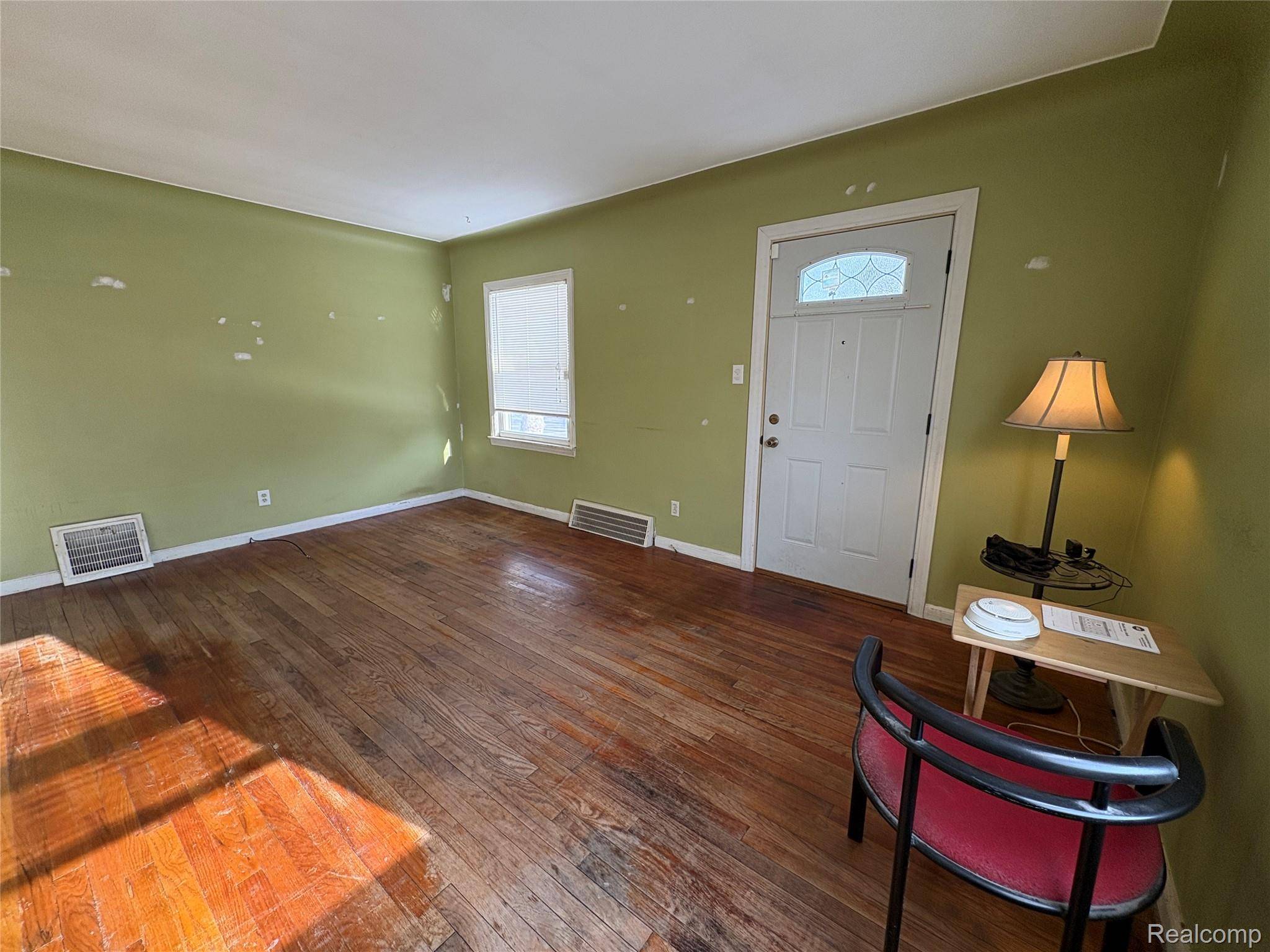 Dearborn Heights, MI 48125,4216 Syracuse ST