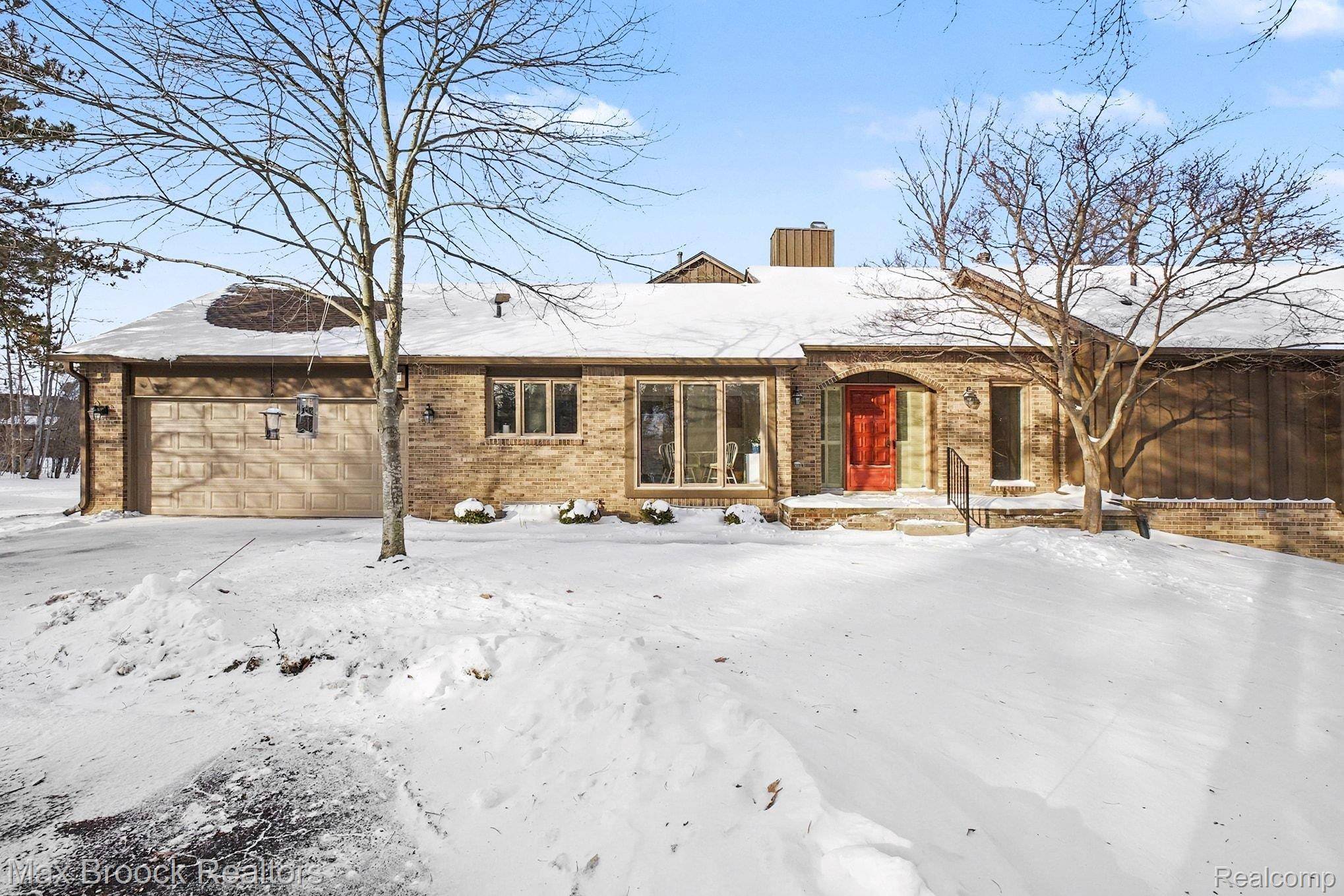 Bingham Farms, MI 48025,23745 Ravineview CT