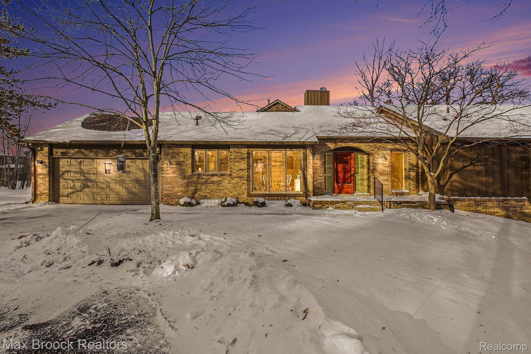 Bingham Farms, MI 48025,23745 Ravineview CT