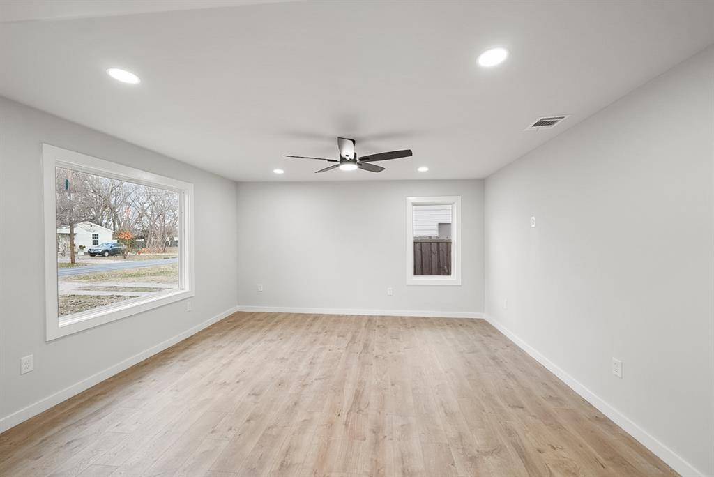 Dallas, TX 75217,8904 Briley Road