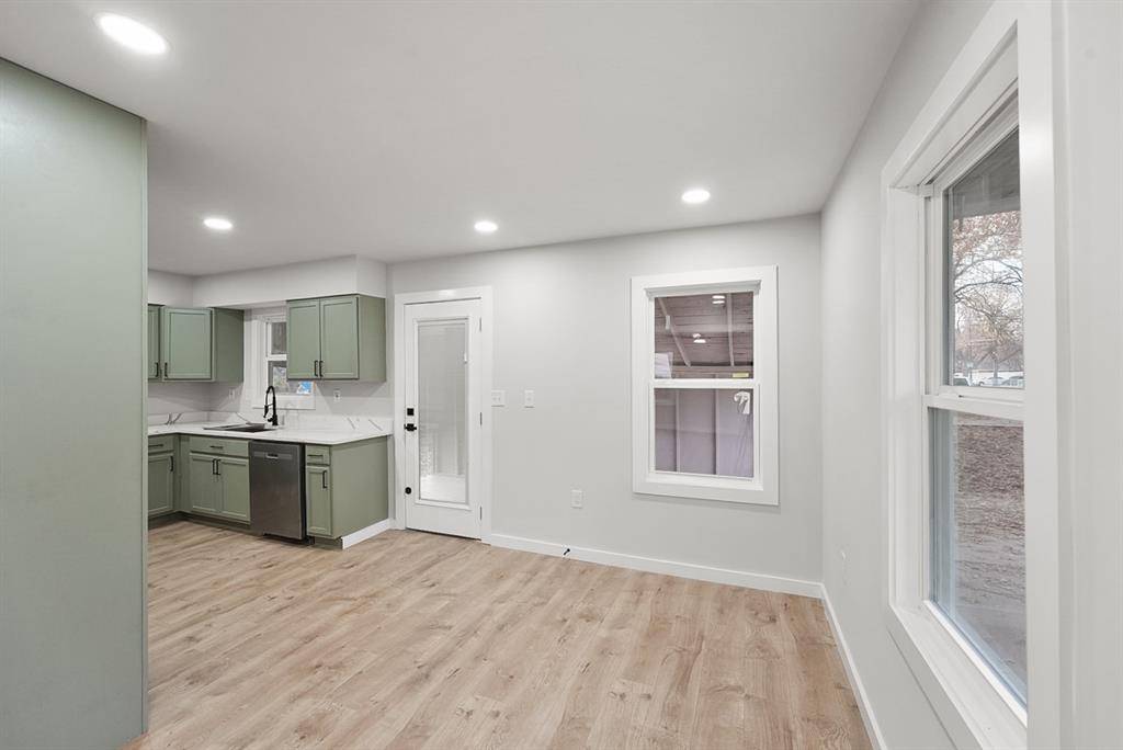 Dallas, TX 75217,8904 Briley Road