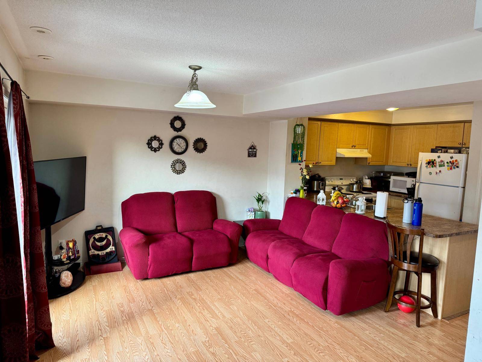 Mississauga, ON L5M 0P7,3250 Bentley DR #10