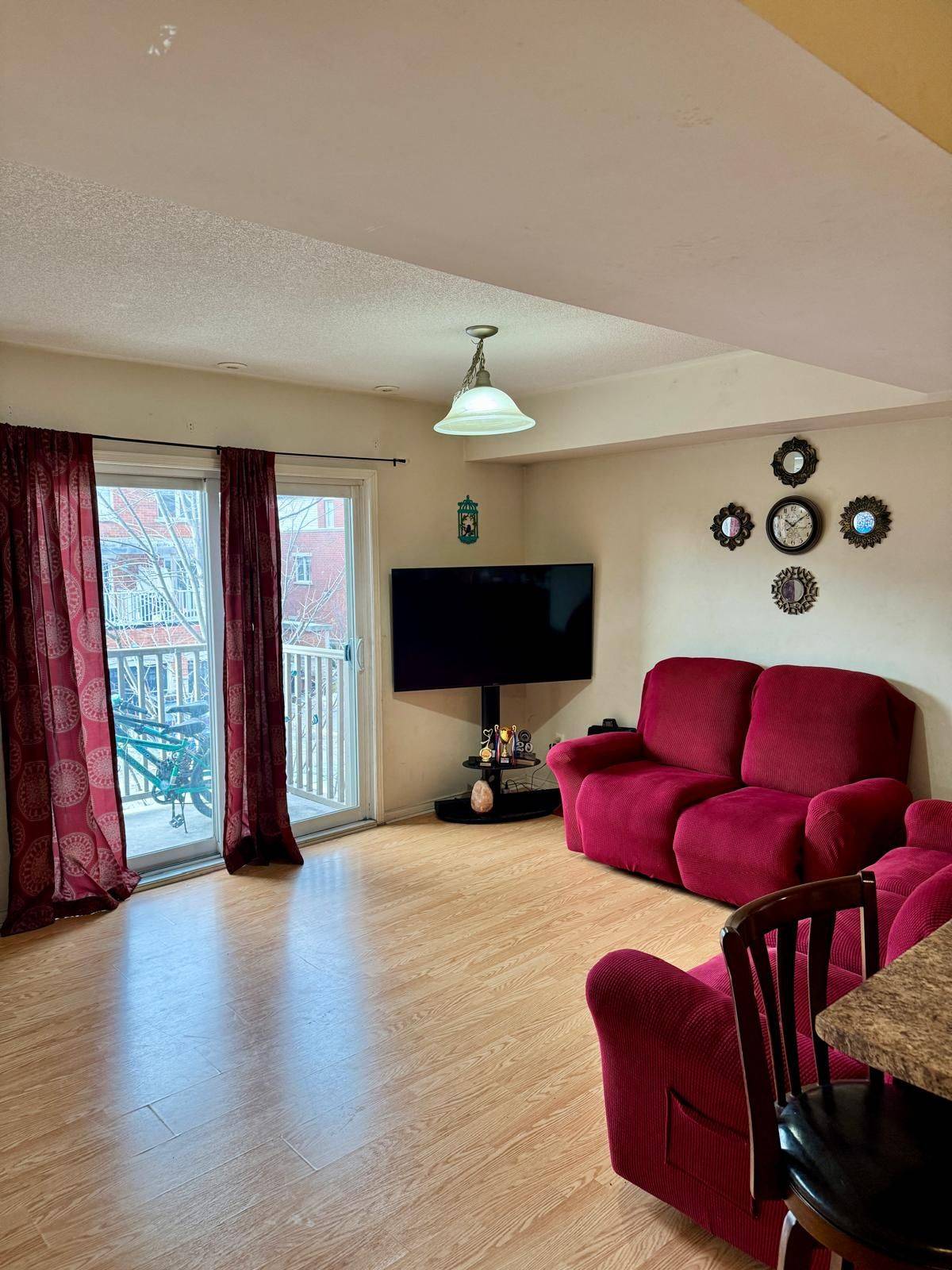 Mississauga, ON L5M 0P7,3250 Bentley DR #10