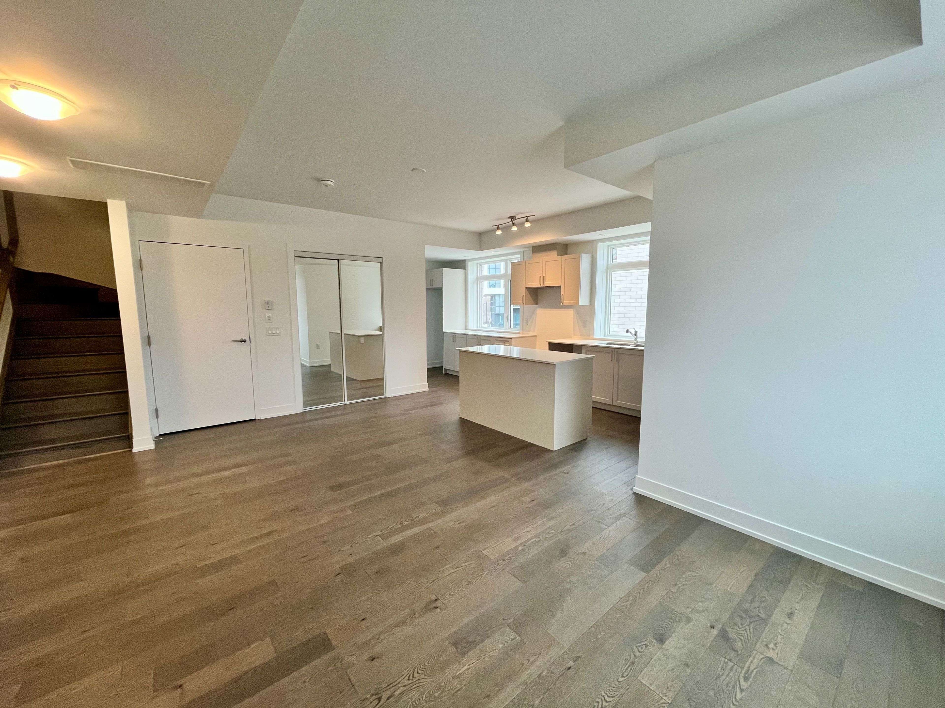 Mississauga, ON L5G 0C6,1062 Douglas Mccurdy Common #232