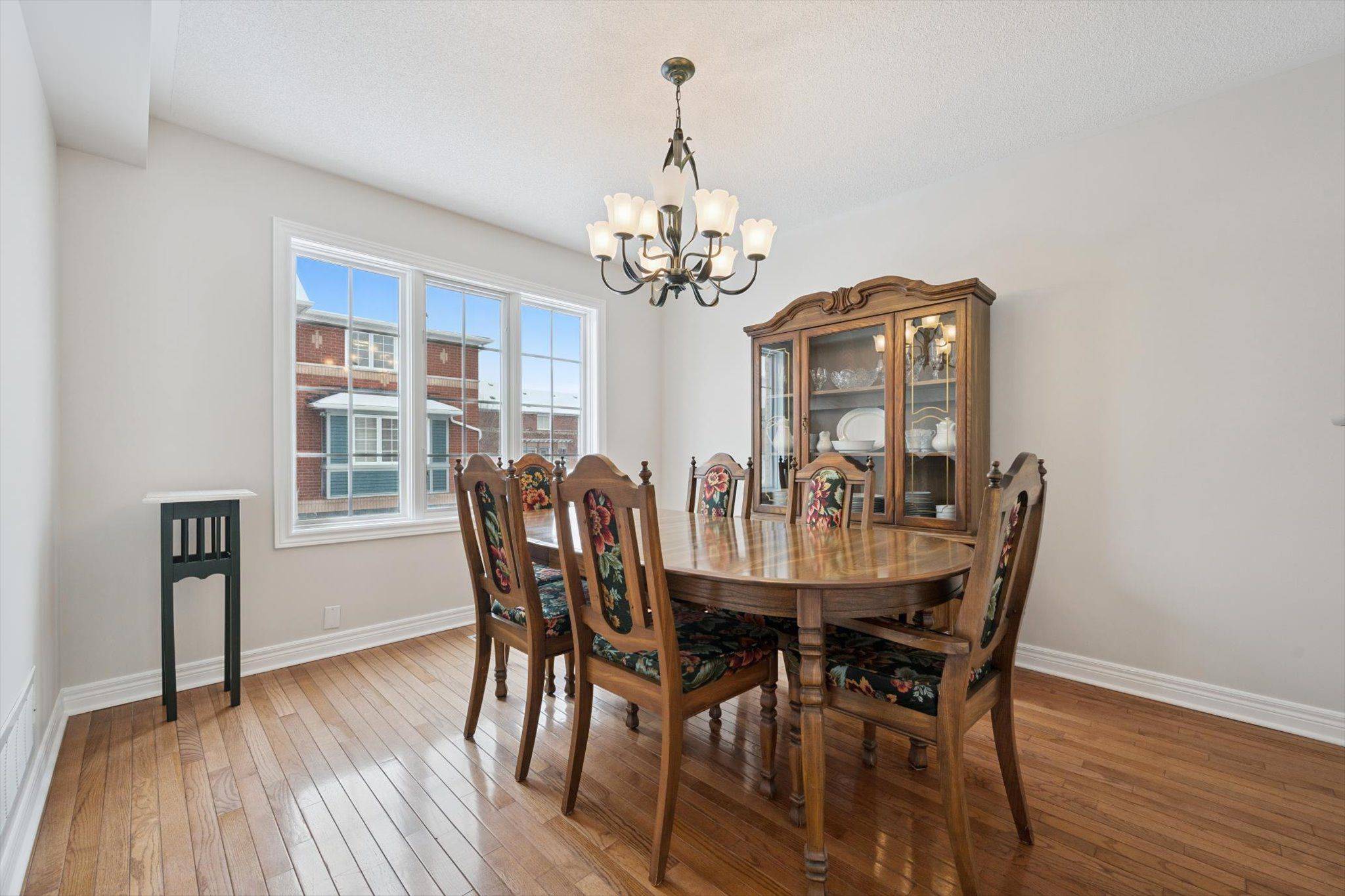 Mississauga, ON L5V 2M5,5031 East Mill RD #40