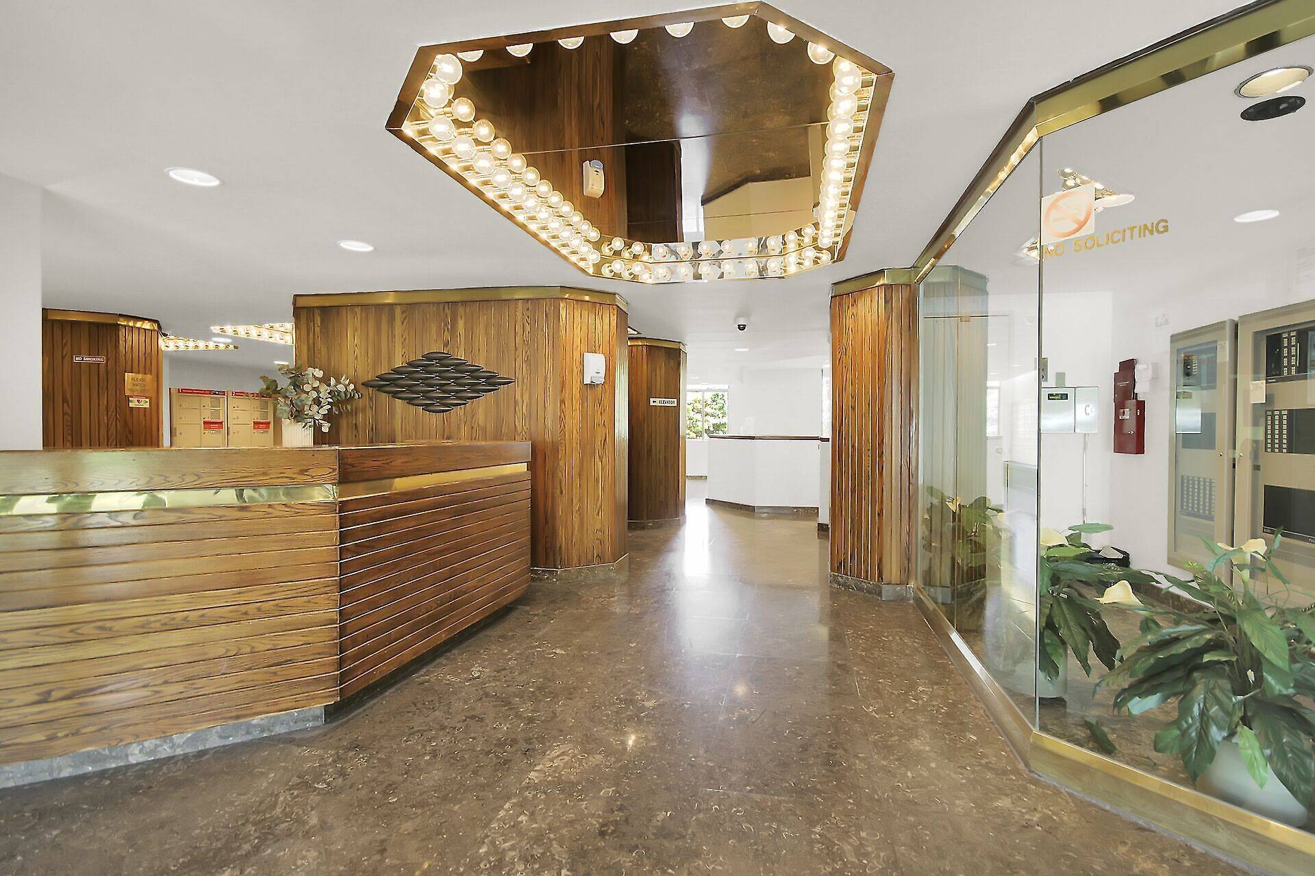 2871 Richmond RD #1708, Britannia Heights - Queensway Terrace N And Area, ON K2B 8M5