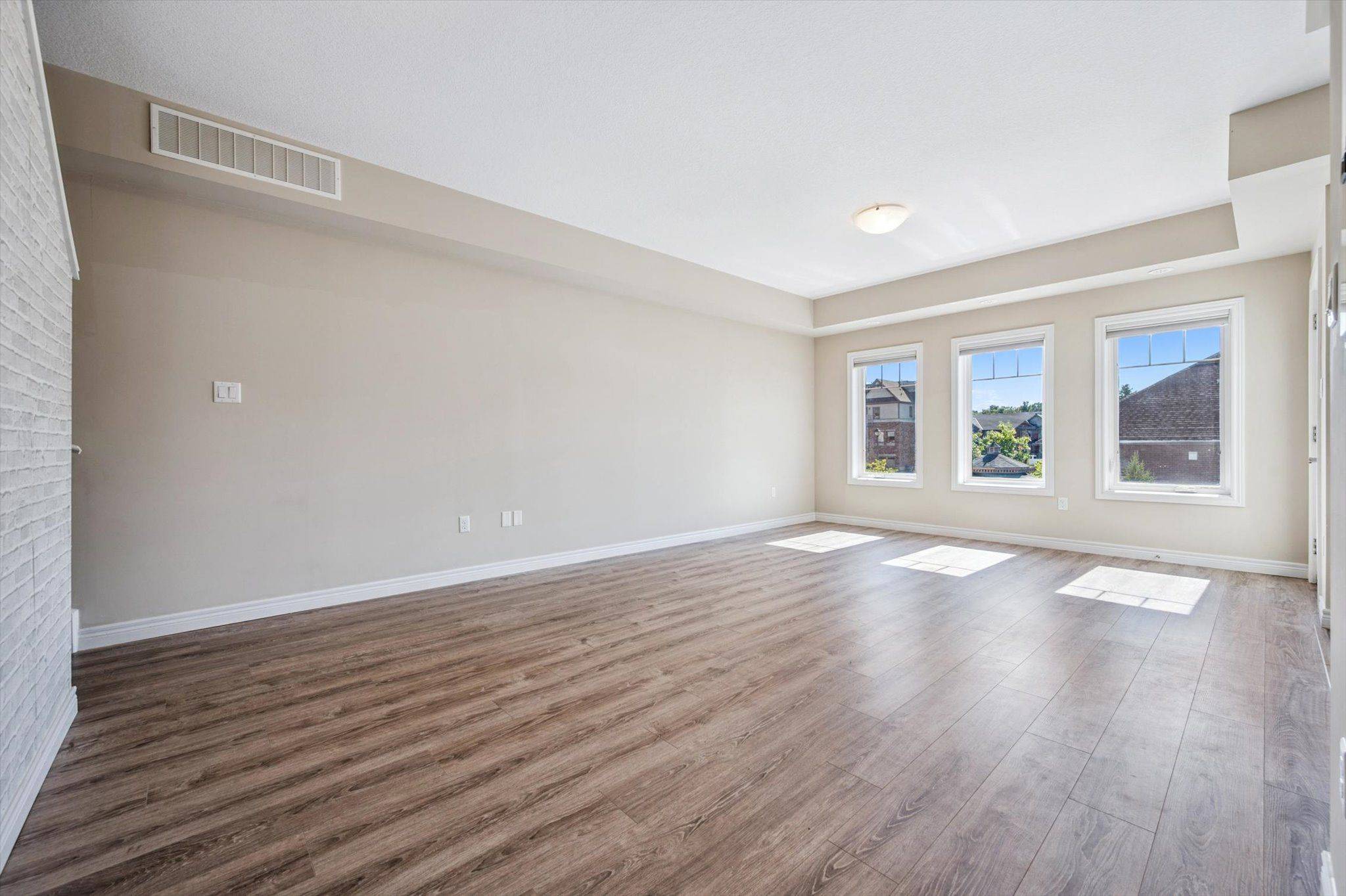 Guelph, ON N1L 0N5,39 Kay CRES #13