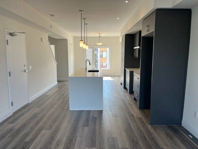 Guelph, ON N1L 0R2,52 Lily LN