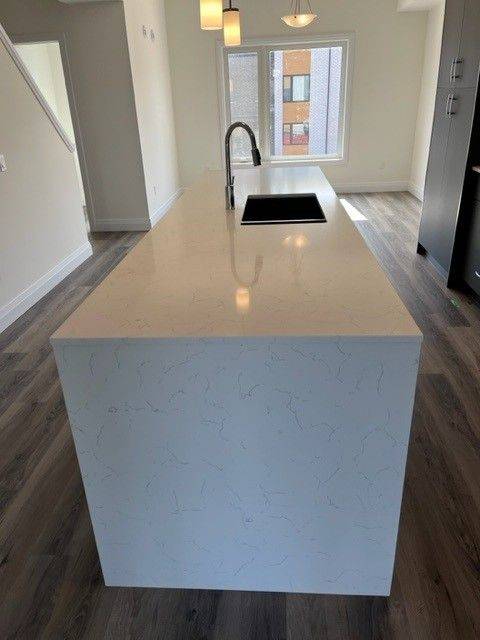 Guelph, ON N1L 0R2,52 Lily LN