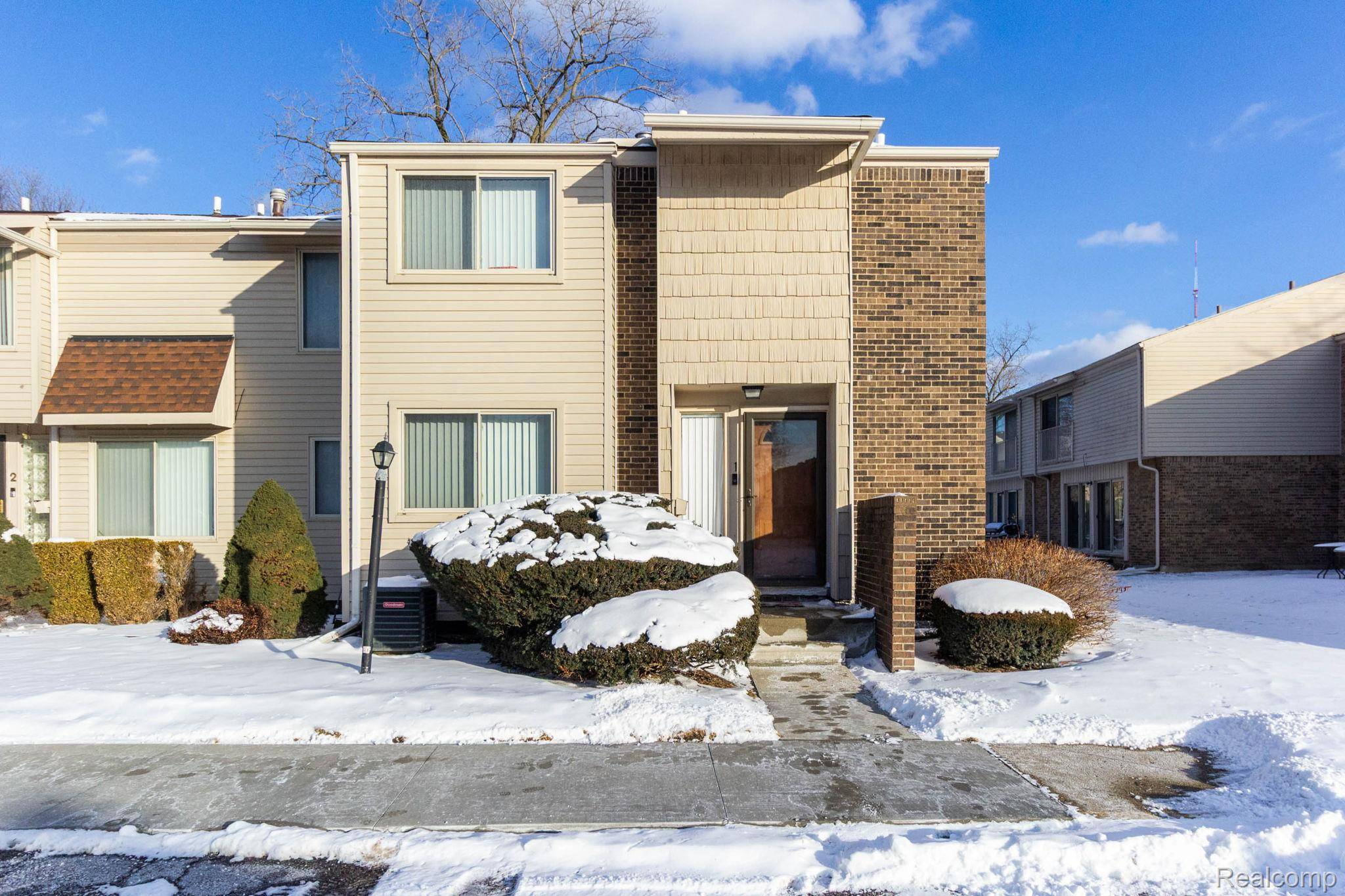 1 Fredericksburg Towne ST #1, Southfield, MI 48075