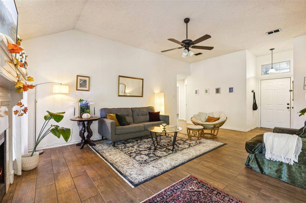 Denton, TX 76209,1104 Oak Valley