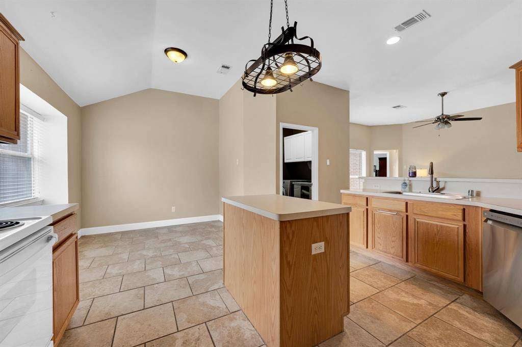 Midlothian, TX 76065,930 High Knoll Drive