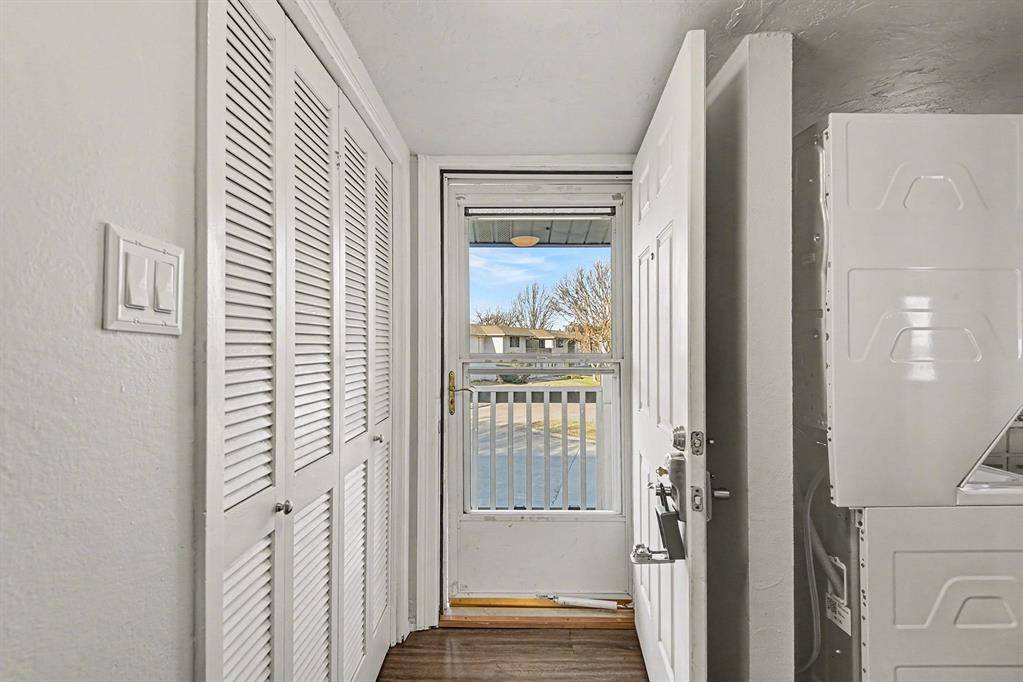 Runaway Bay, TX 76426,108 Harbor Drive #204