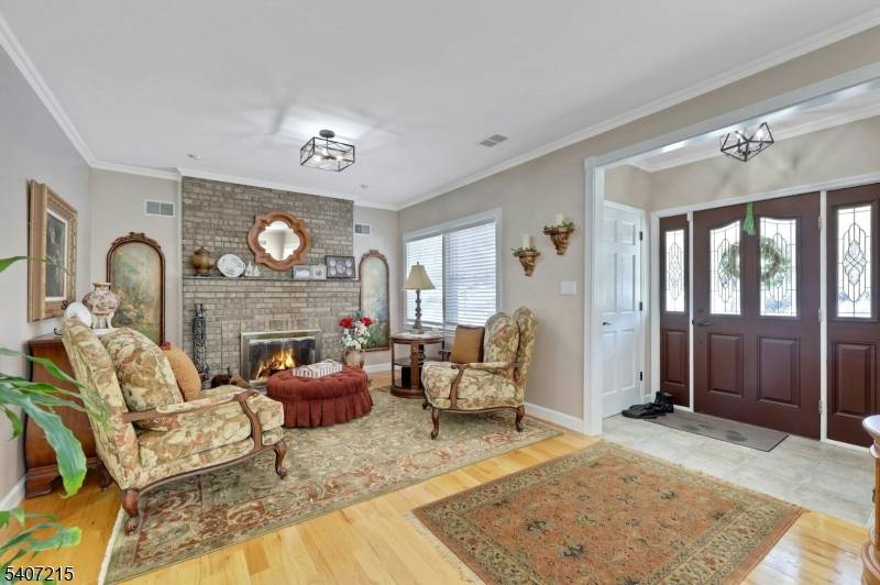 Kearny Town, NJ 07032,19 Hamilton Ave