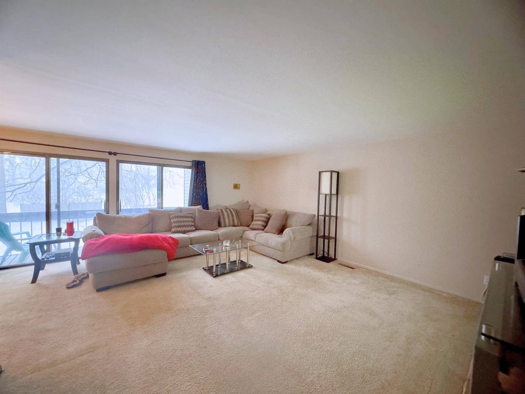 Flushing, MI 48433,527 Oakbrook CIR