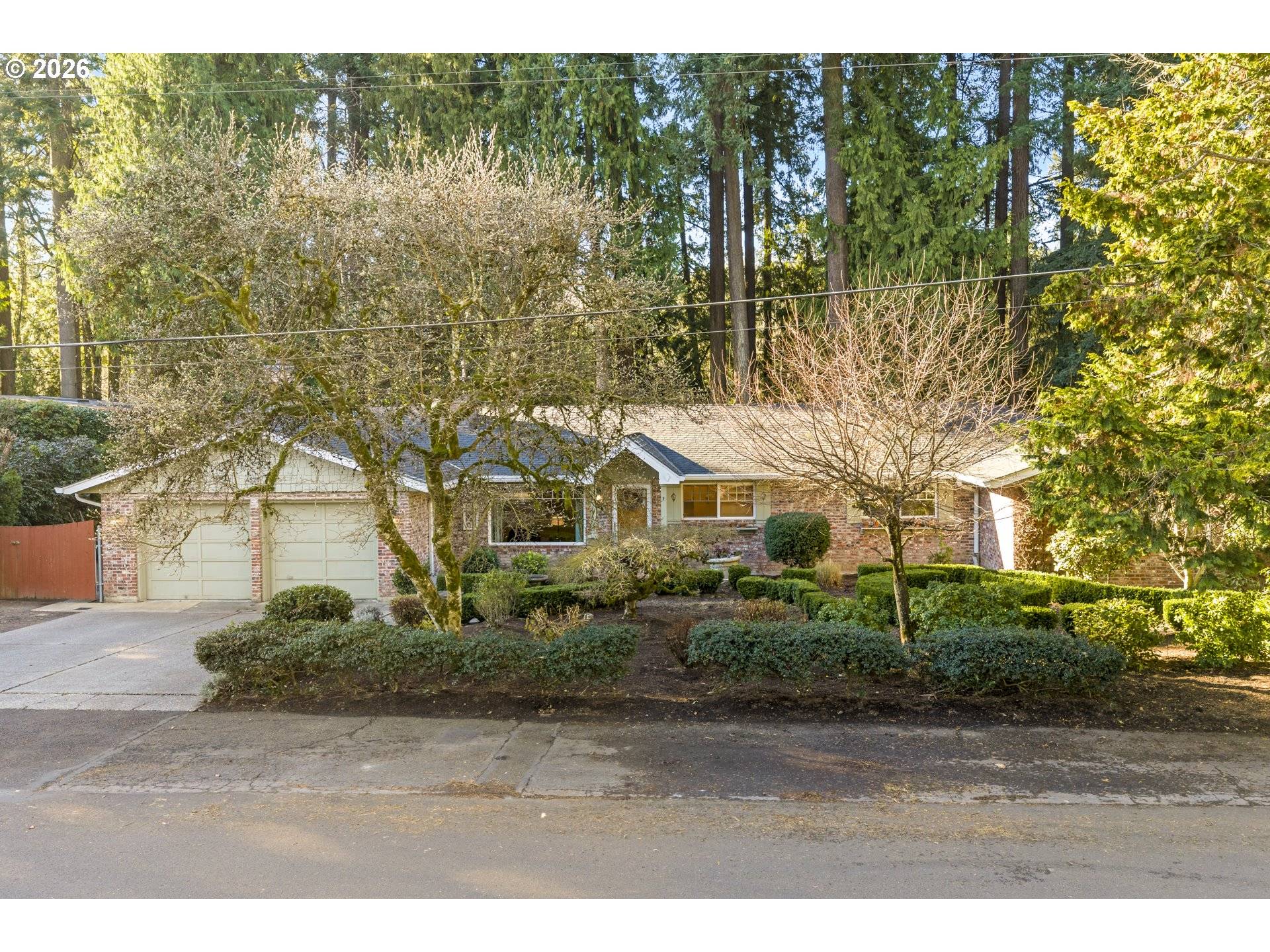West Linn, OR 97068,4520 CALAROGA DR