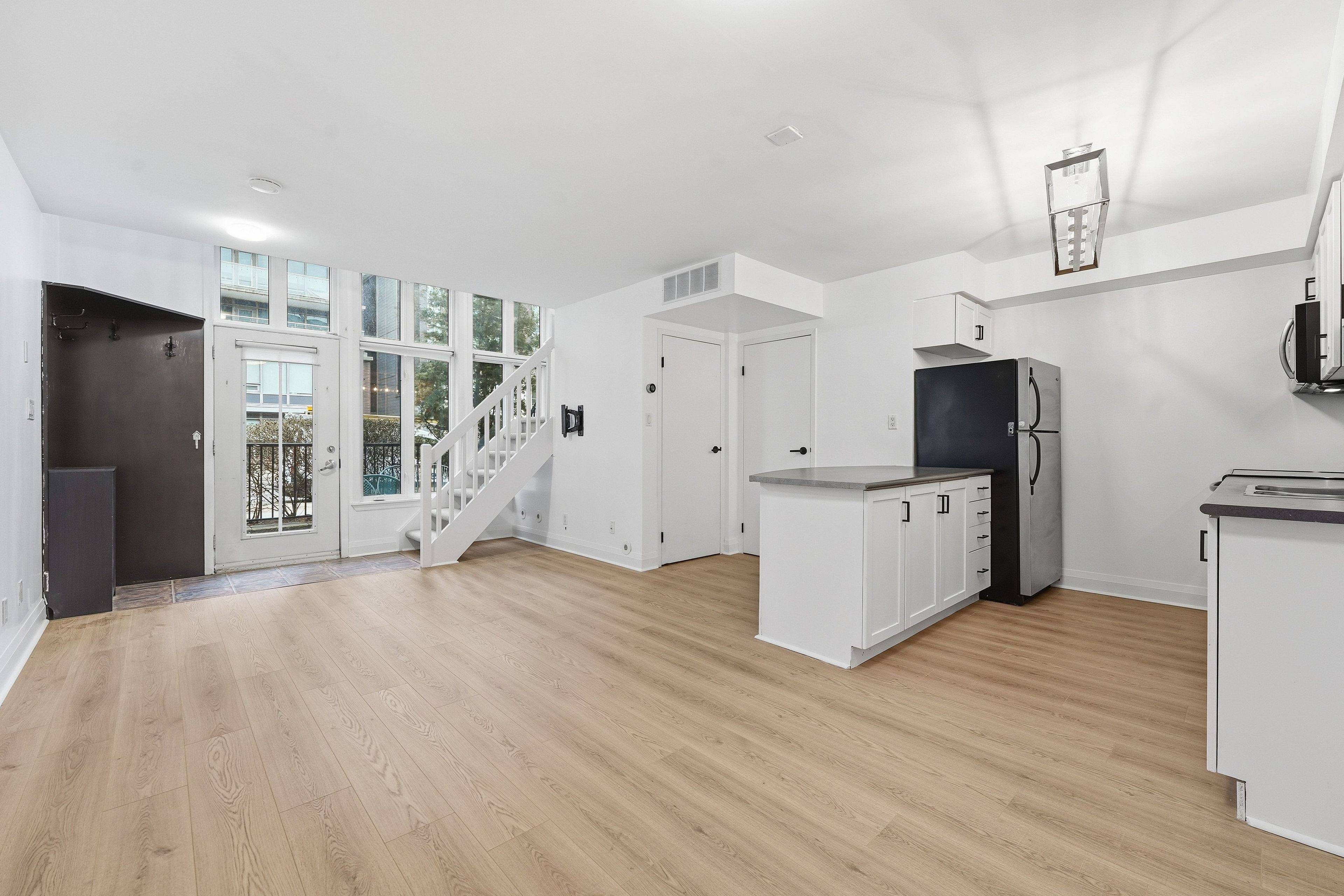 Toronto C01, ON M6K 3P3,50 East Liberty ST #1105