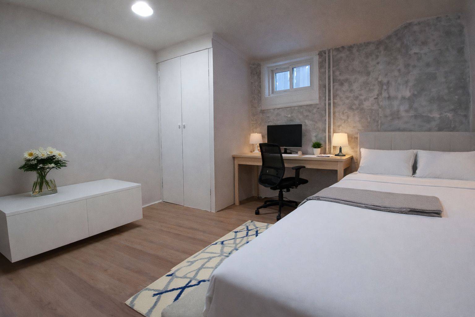 Toronto E03, ON M4C 2W4,861 Cosburn AVE #Lower Unit B