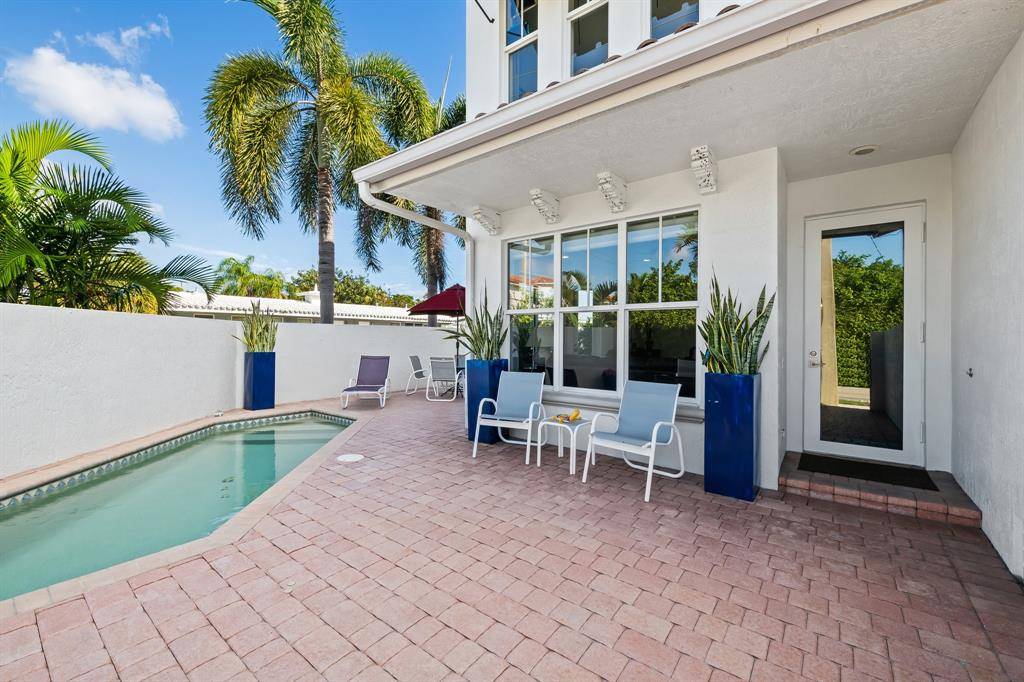 Fort Lauderdale, FL 33304,844 N Victoria Park Rd