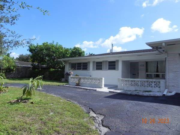 Hollywood, FL 33021,819 N Highland Dr